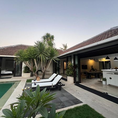 The Mia Bali Villa Kerobokan  Exterior photo