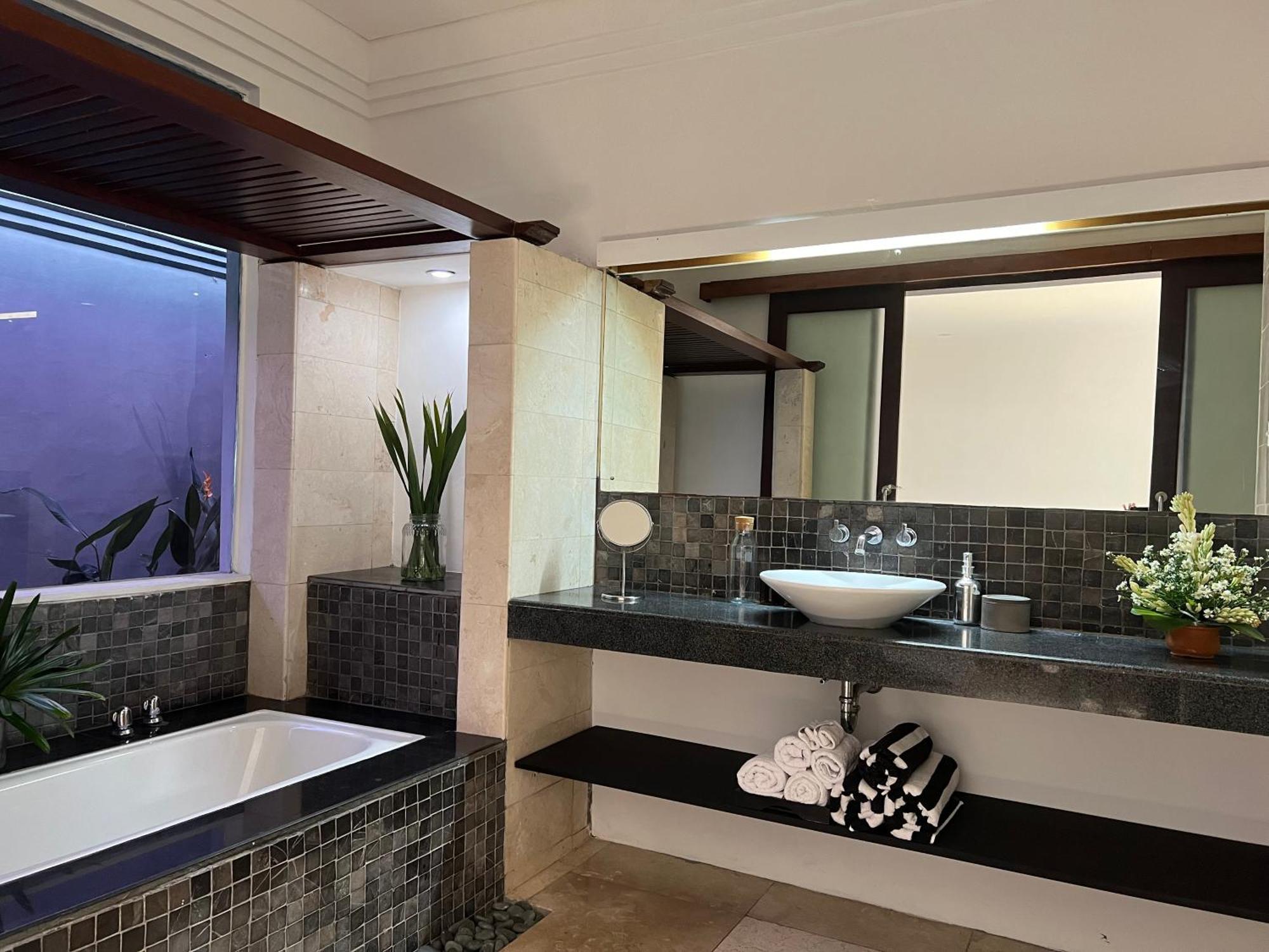 The Mia Bali Villa Kerobokan  Exterior photo